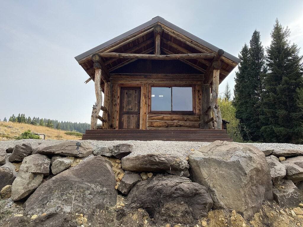 Foto 4 von 13: Fallensteller-Hütte auf der Firetower Ranch