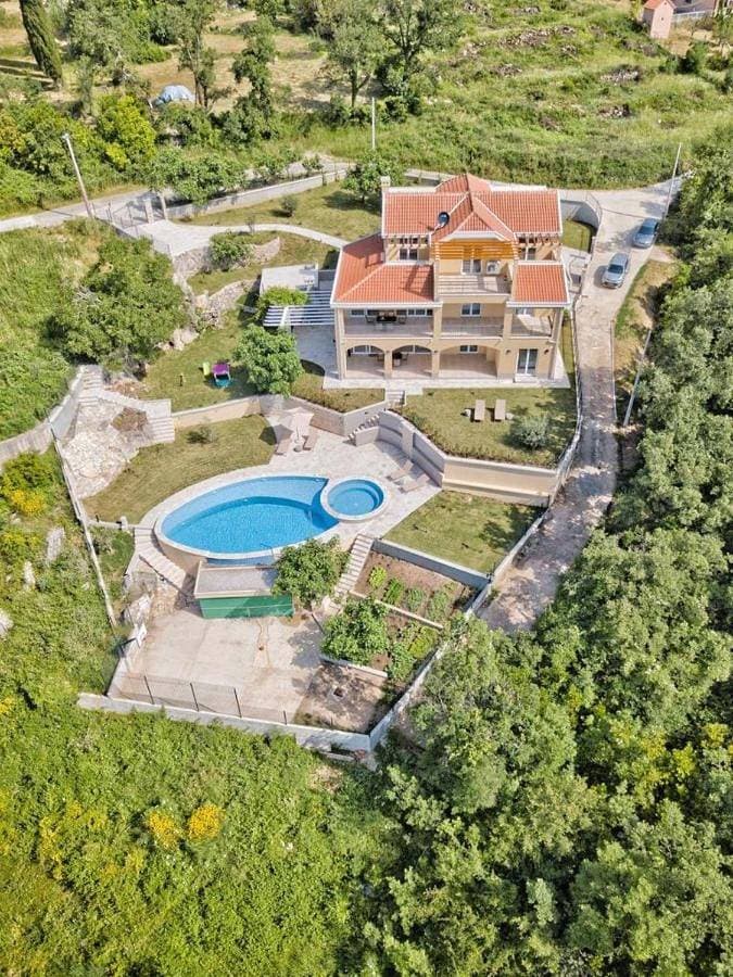 Foto 4 von 12: Three-Bedroom Villa