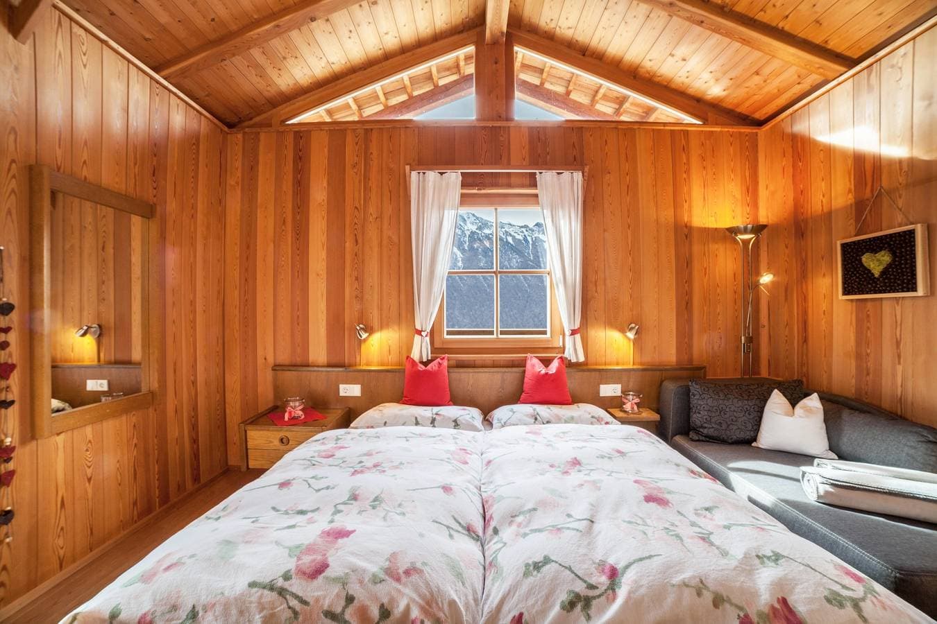 Foto 8 von 26: Ferienhaus "Waldhof" mit Bergblick, Balkon & WLAN