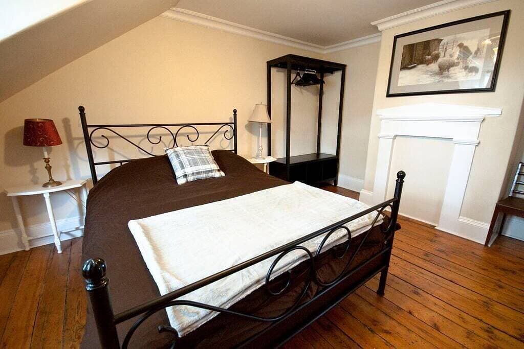 Foto 6 von 25: Heritage Townhouse in Downtown Halifax
