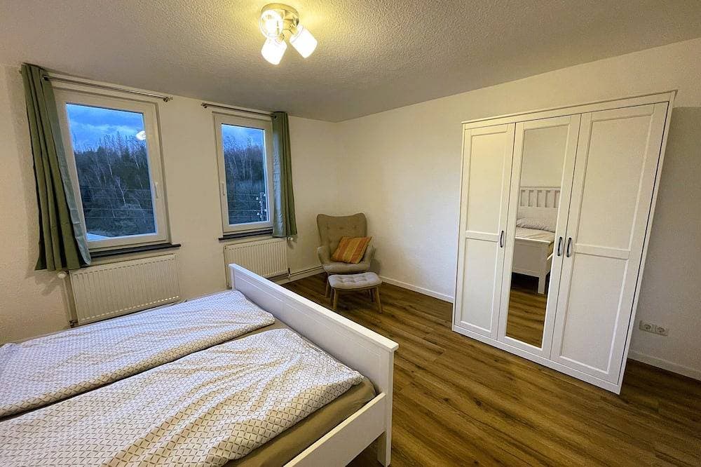 Foto 5 von 25: Große, moderne Ferienwohnung mit Garten und Spielscheune - Hexe 3