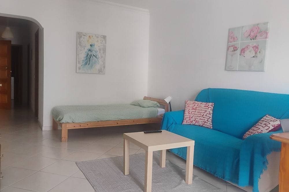 Foto 3 von 15: 1D geräumige 1-Zimmer-Wohnung und Barbecue