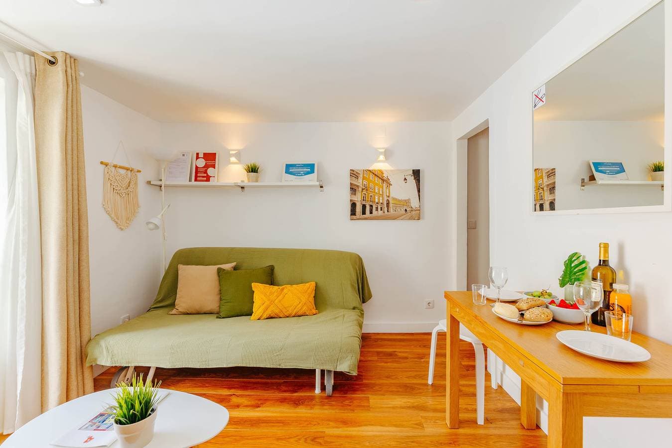 Foto 4 von 47: L4.2 - Bairro Alto Charming 1 Bedroom Apartment