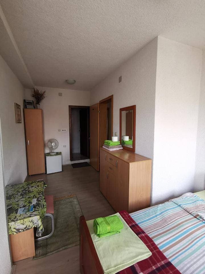 Foto 7 von 12: Economy Double or Twin Room