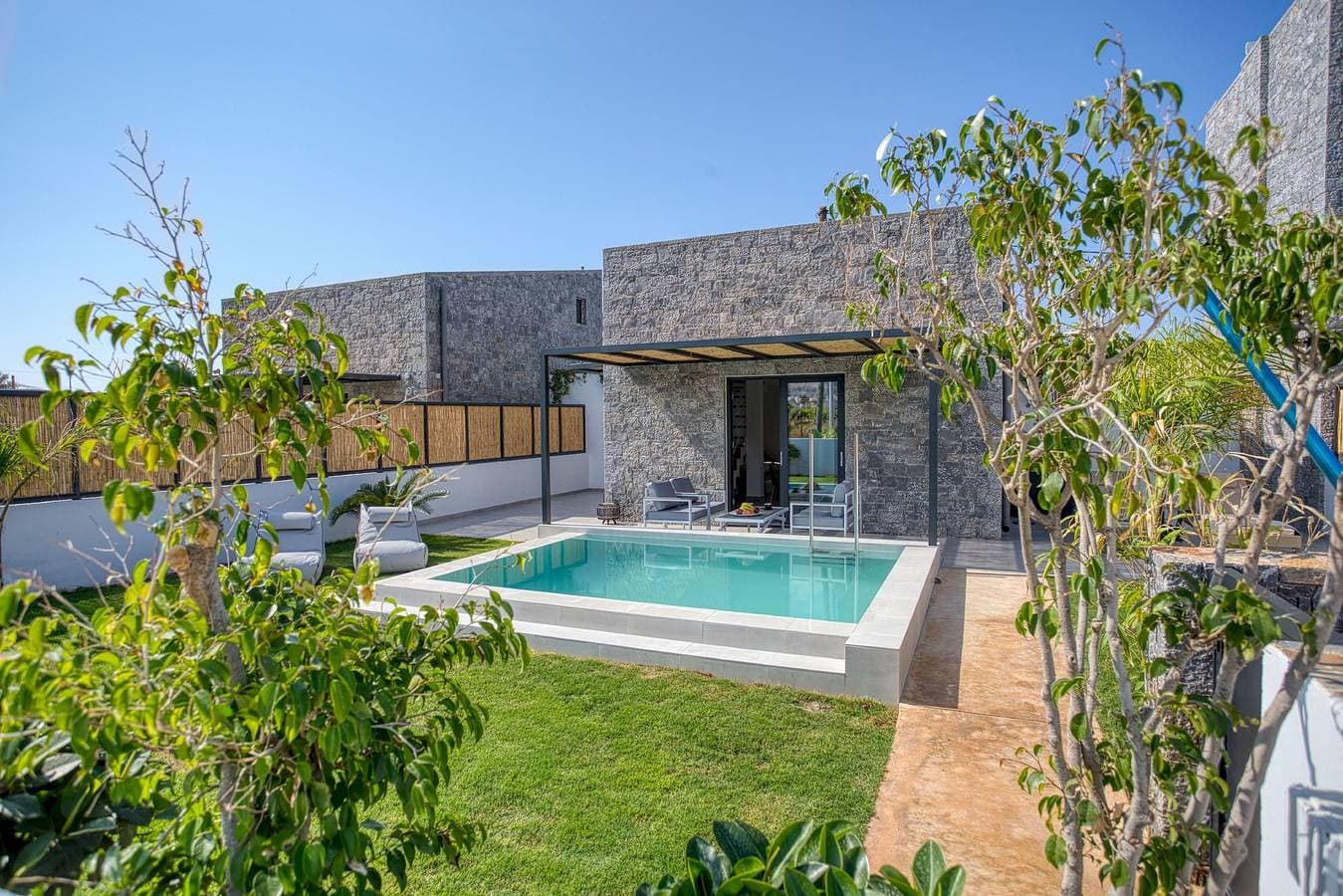 Foto 2 von 23: Villa für 4 Personen mit Pool
