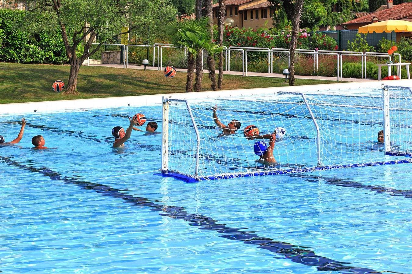 Foto 6 von 57: Ferienwohnungen Poiano in Garda mit Pool