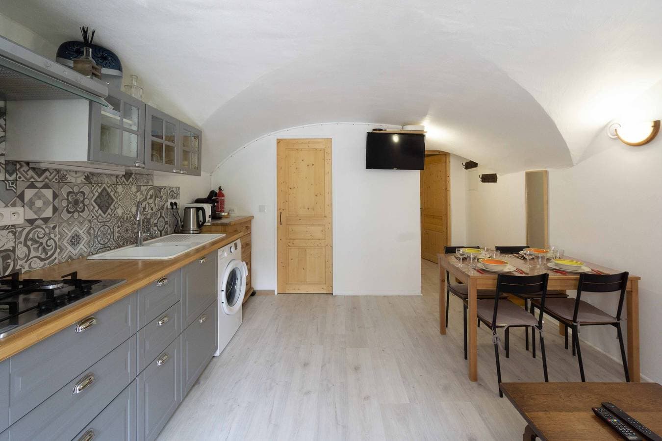 Foto 8 von 10: Ferienwohnung 'Charmant 3 Etoiles' mit Bergblick, privater Terrasse und Wi-Fi