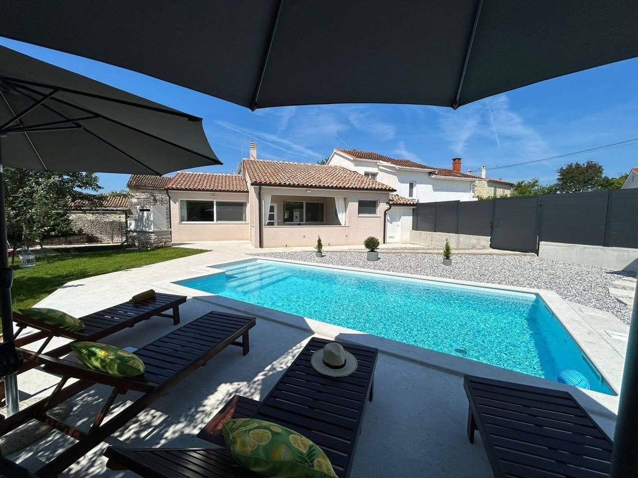 Diva mit privatem Pool 1