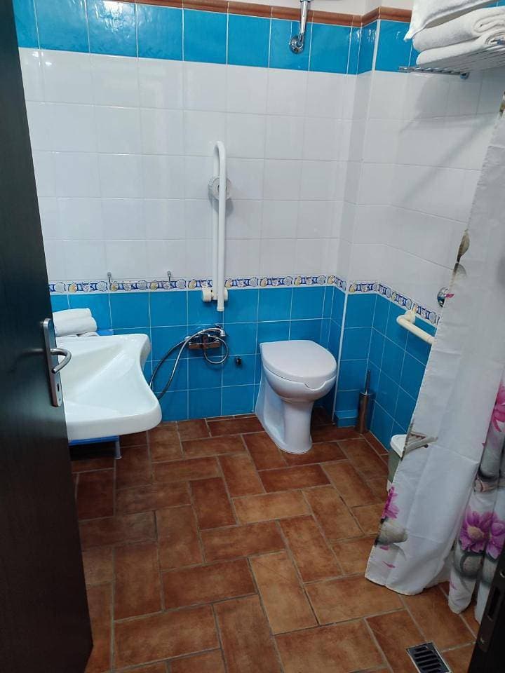 Foto 11 von 12: Double Room - Disability Access