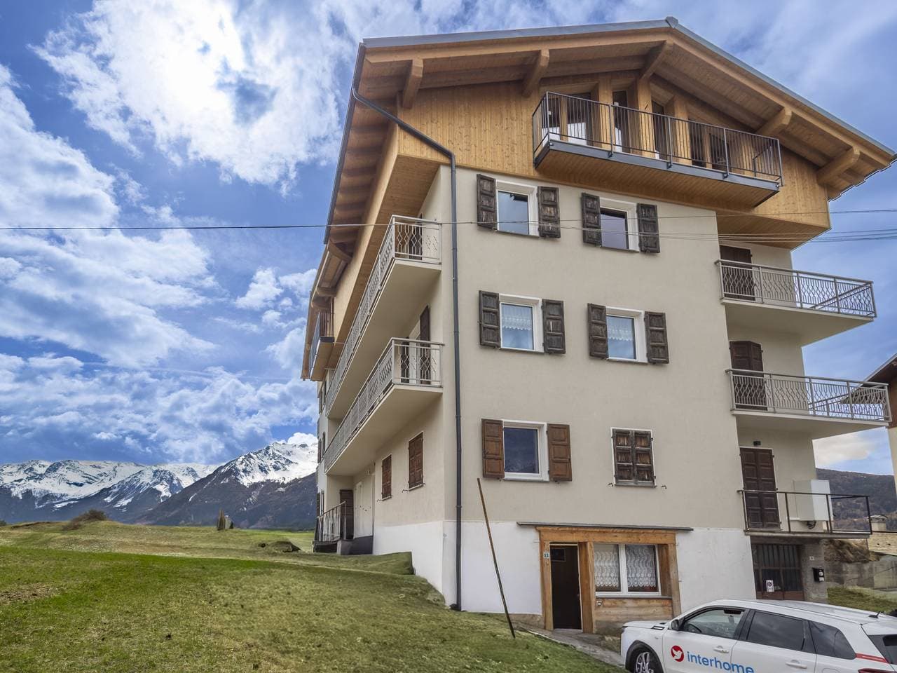 Kleines, komfortables Mehrfamilienhaus San Pietro Mountain Flat 1