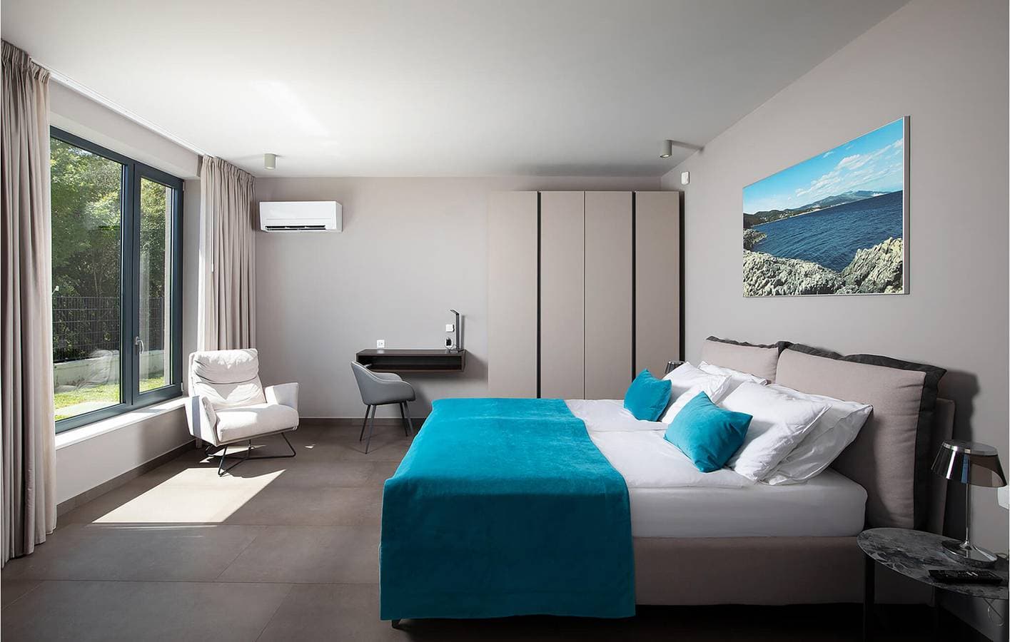 Foto 12 von 44: Geräumige 90 m² große Wohnung mit Terrasse, WLAN und Parkplatz, 1,5 km vom Strand entfernt