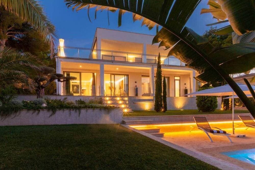Foto 10 von 23: Modern exclusive Villa with Pool and Mountain View