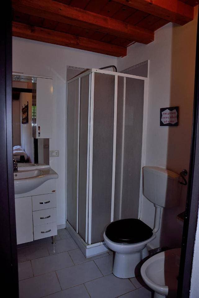 Foto 10 von 18: Double Room with Private Bathroom