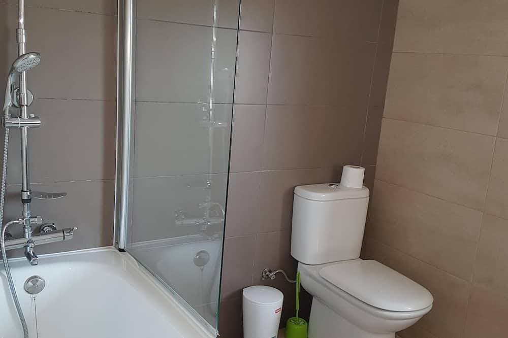 Foto 7 von 30: Eine luxuriöse moderne Villa, einen erstaunlichen privaten Pool und einen großen Garten. Sonderpreise 2019