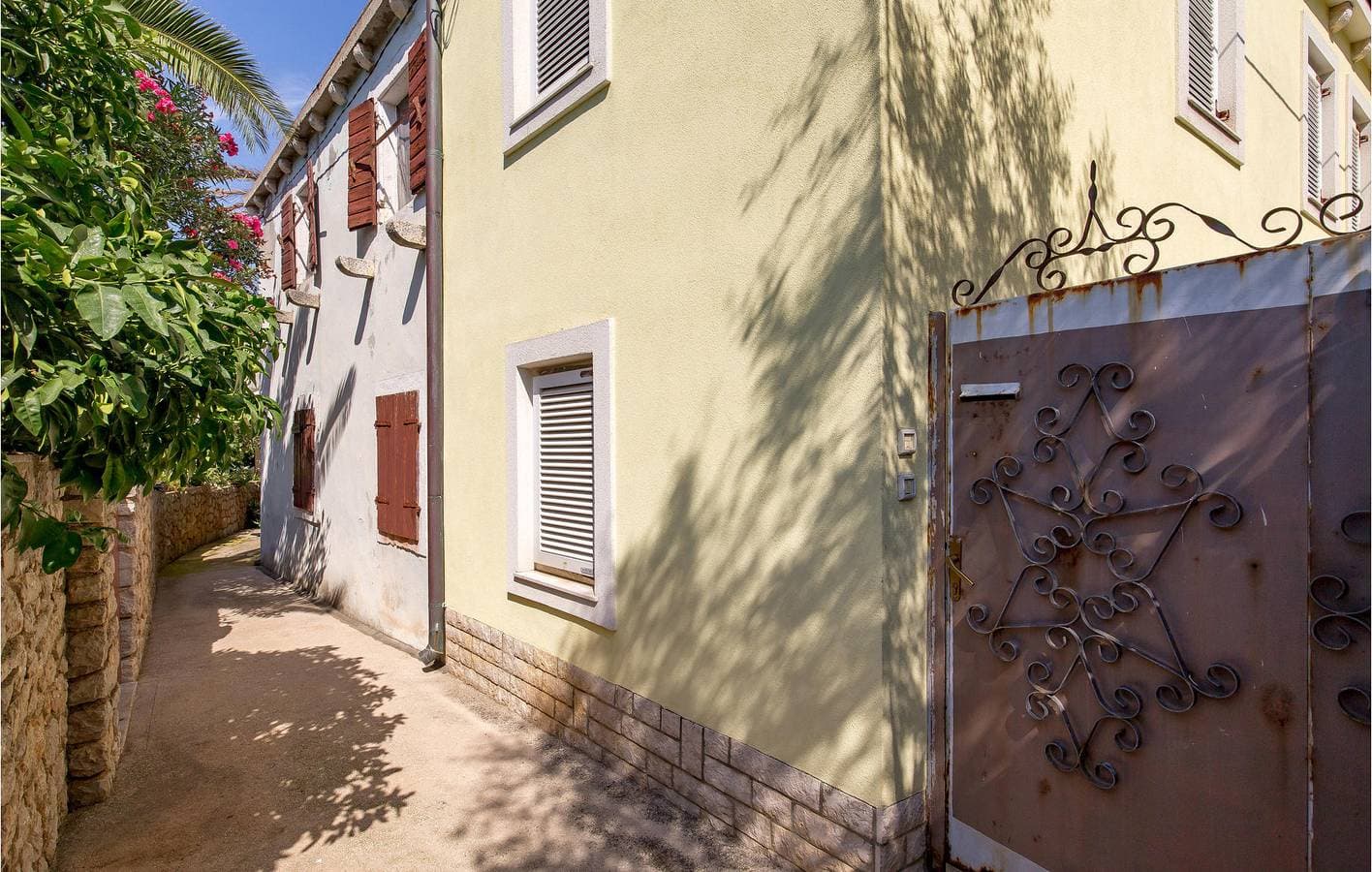 Gemütliche Ferienwohnung mit Terrasse, 2 km vom Strand von Valdarke entfernt 1