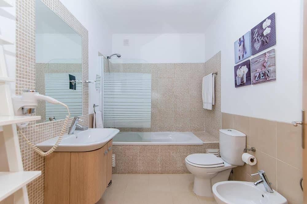 Foto 7 von 30: Amazing & Modern Apartment in Cabanas Beach with direct pool access (Sleeps 4)