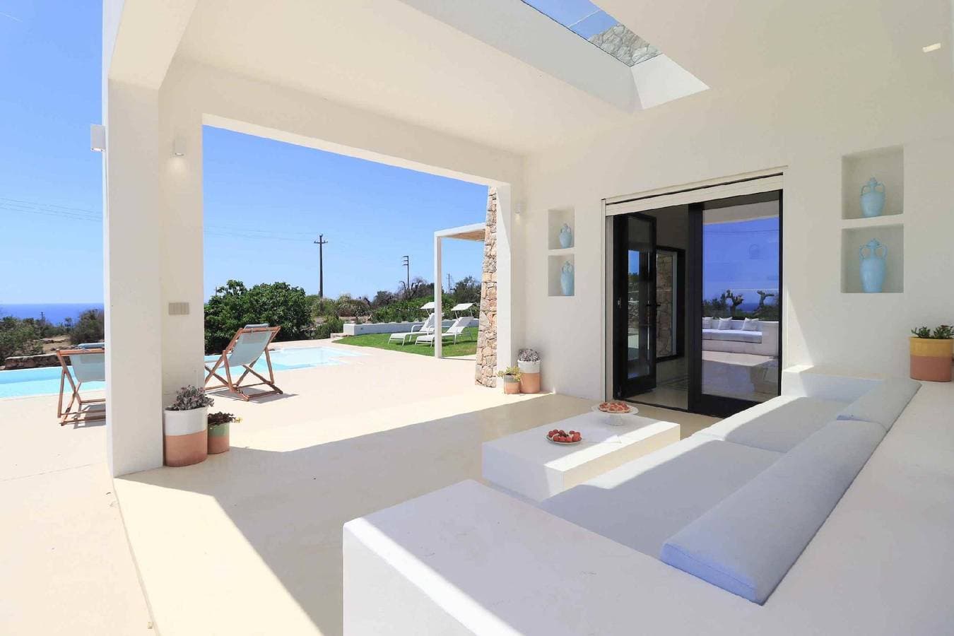 Foto 3 von 38: Ferienhaus für 4 Personen mit Pool