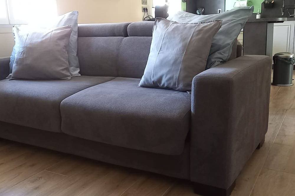 Foto 6 von 17: Bright, fully renovated apartment with garden