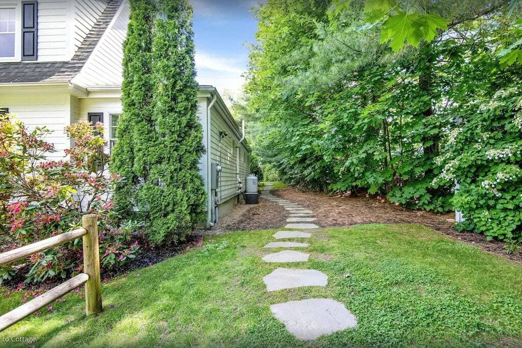 Foto 13 von 19: Awesome location downtown. Walk to the beach, marginal way