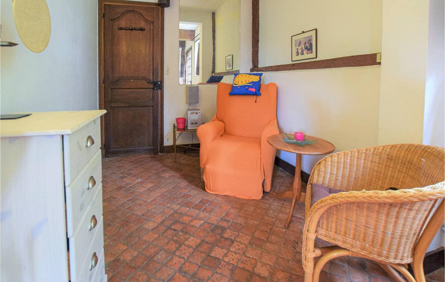 Foto 7 von 28: Gemütliche Wohnung mit Parkplatz, TV, Garten und Internet, in der Nähe von Beaumontel und La Risle, 200qm