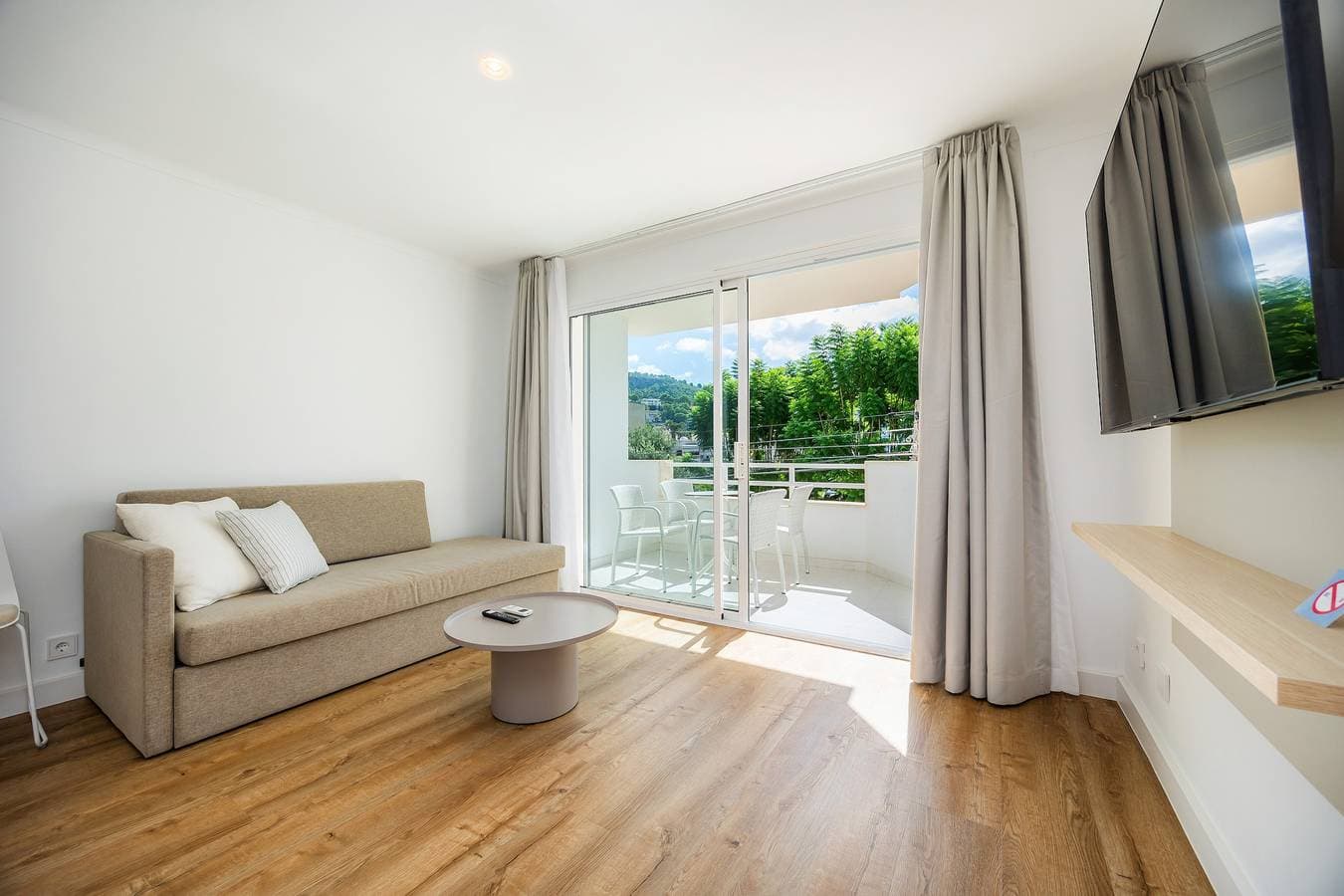 Foto 2 von 30: Ferienwohnung 'Apartament Massanet 1a' mit Balkon, WLAN und Klimaanlage