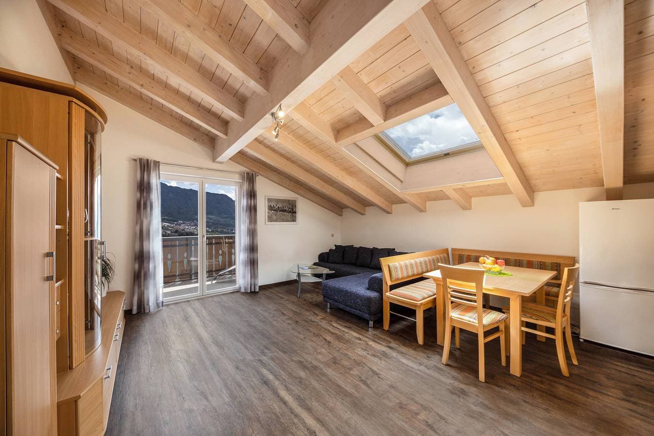 Foto 3 von 29: Ferienwohnung "Panoramawohnung Annaheim" mit Bergblick, Balkon & Garten