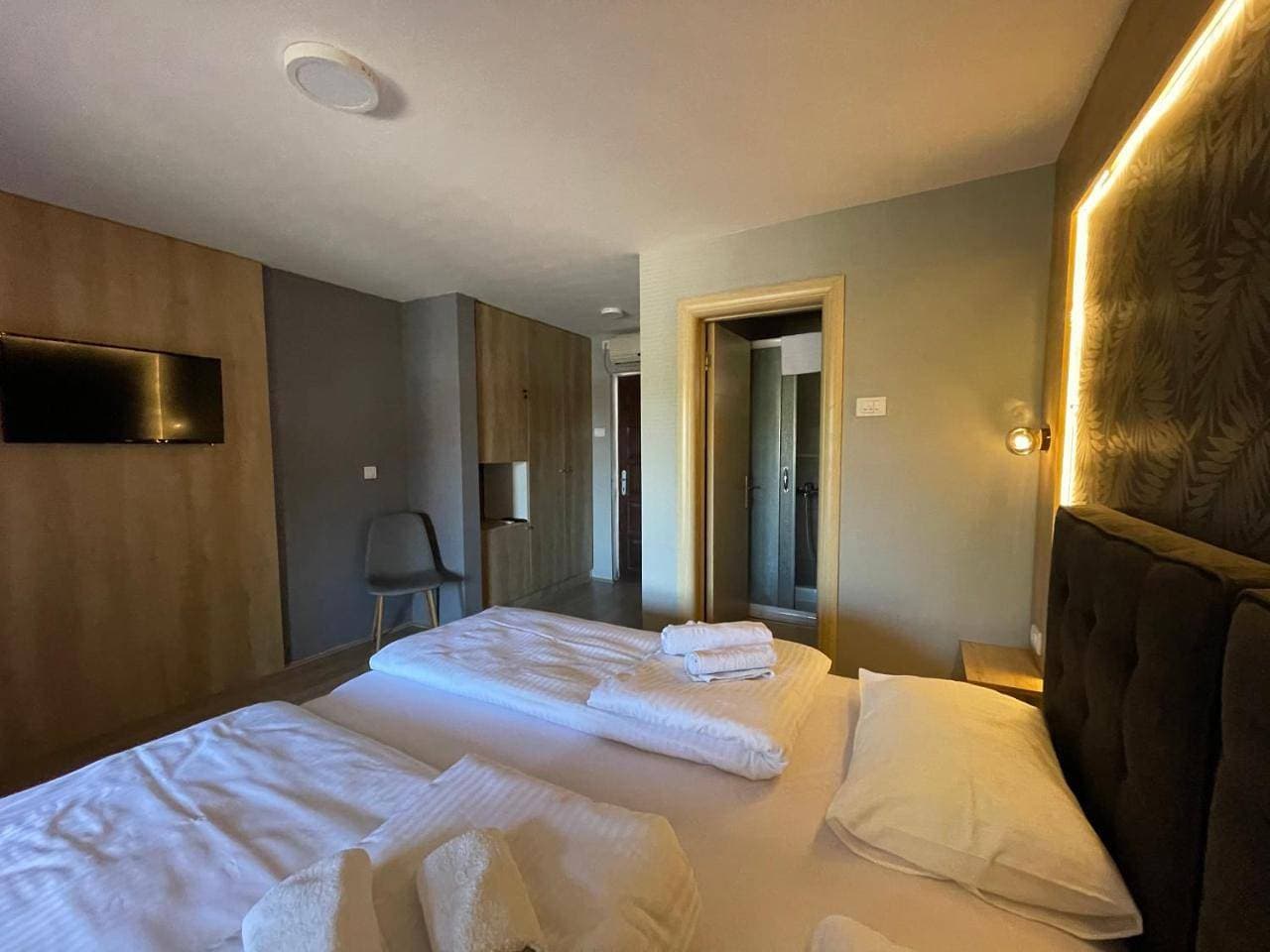Foto 10 von 22: Double Room with Lake View