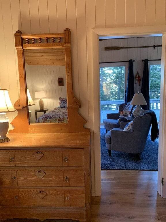 Foto 11 von 45: Driftwood Cottage-on the shore overlooking BassHbr 󰀃