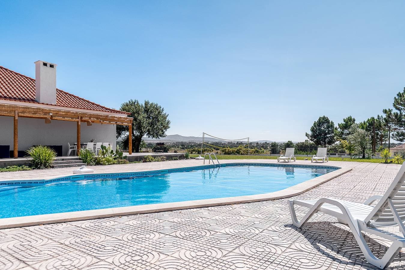Foto 2 von 33: Ferienhaus 'Palmela Sunset Villa' mit Bergblick, privatem Pool und WLAN