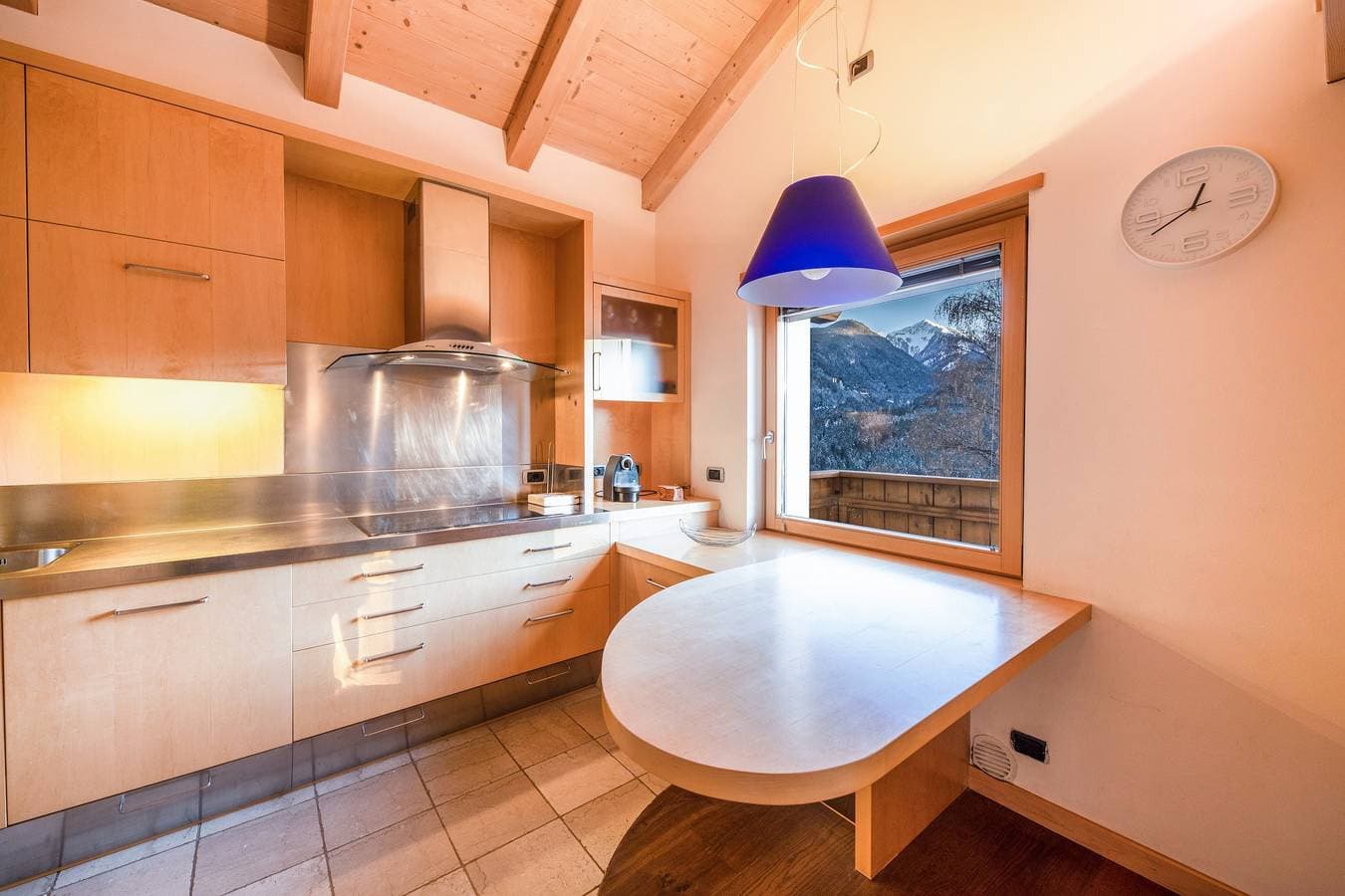Foto 7 von 35: Ferienwohnung „La Pratolina Attico“ mit Bergblick und Balkon