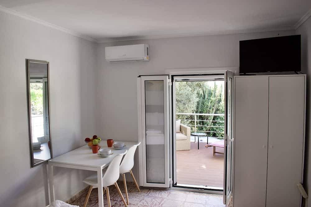 \"Spyros\" 1-Room Apartment - Simple, cozy, close to the beach 1
