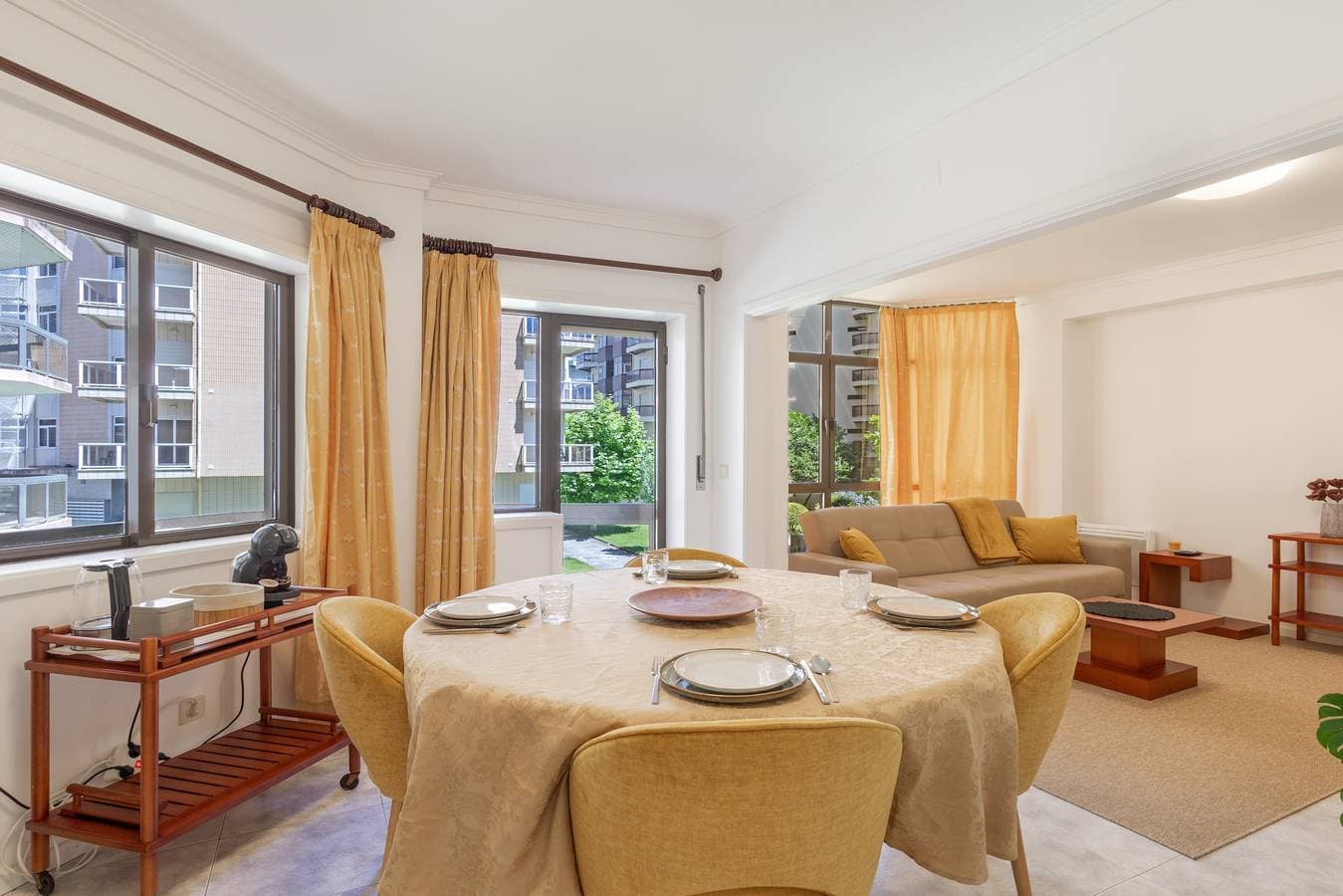 Foto 8 von 29: Apartment 'Na Praia da Amorosa' mit Meerblick, Gemeinschaftsgarten und WLAN