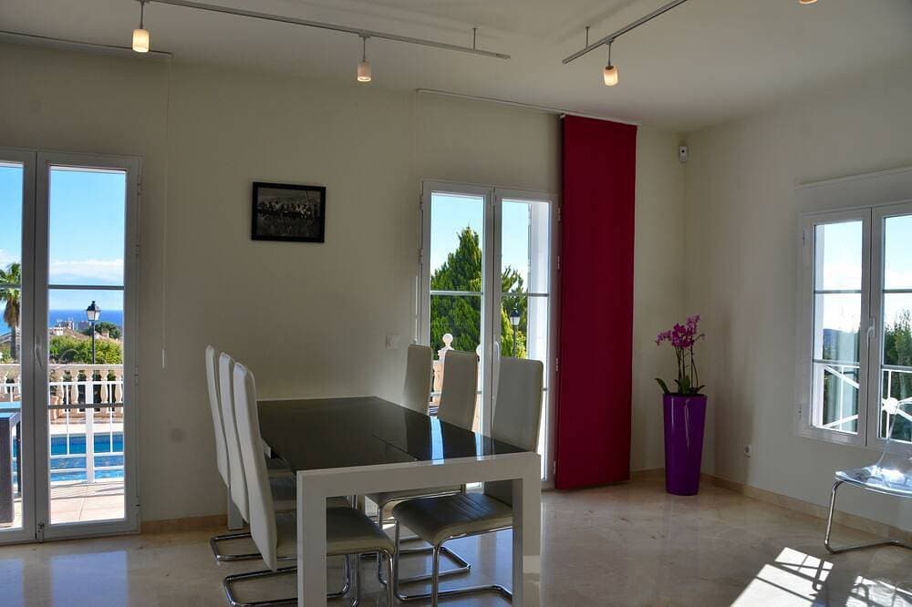 Foto 13 von 30: Geräumige, moderne Villa mit herrlichem Meerblick, WIFI, Strand und Golf