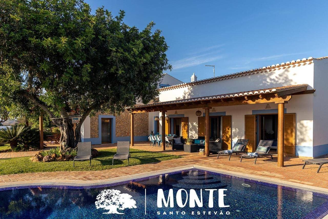 Villa Monte Santo Estevão 1