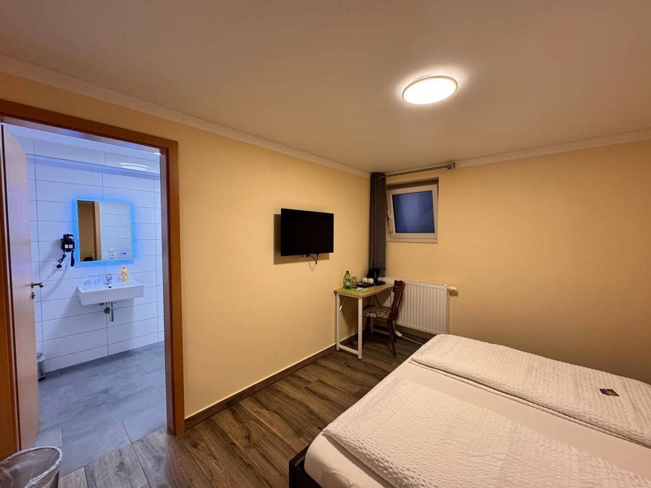 Foto 7 von 12: Budget Double Room
