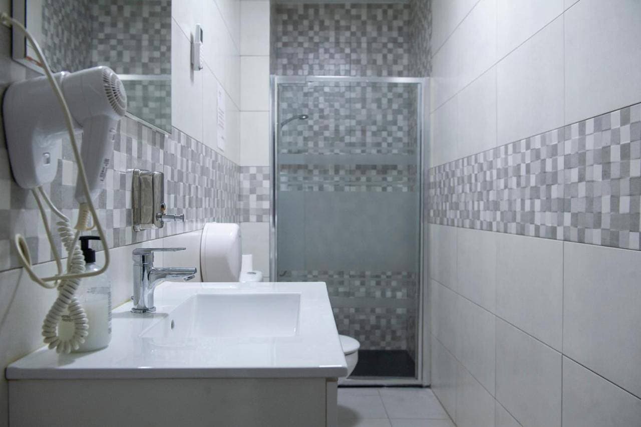 Foto 7 von 9: Double or Twin Room with Shared Bathroom