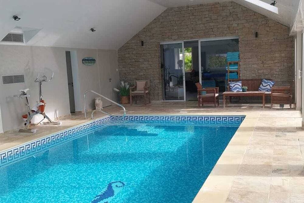 Foto 13 von 20: *New* Family home with heated indoor pool