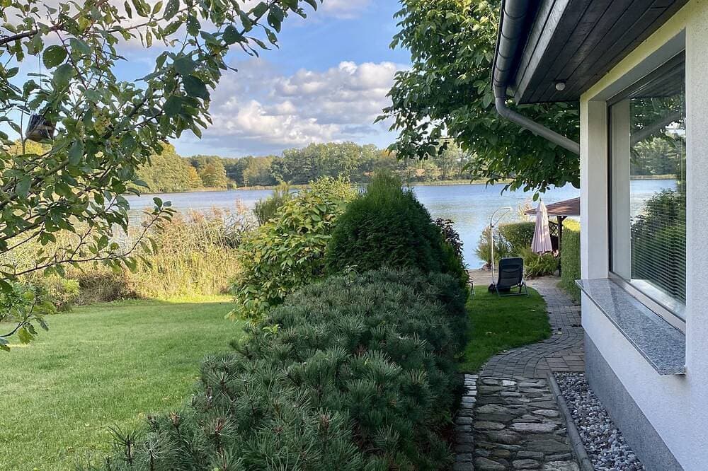 Foto 8 von 30: Traum Ferienhaus am Schweriner See ✓ Urlaub mit Hund & angeln am Privatstrand ✓