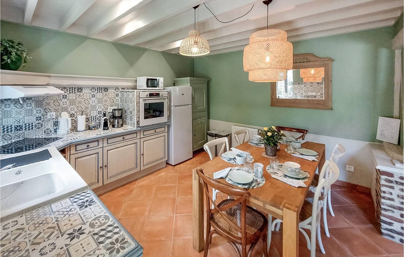 Foto 5 von 40: Riverside Retreat - Parkplatz, TV, WiFi