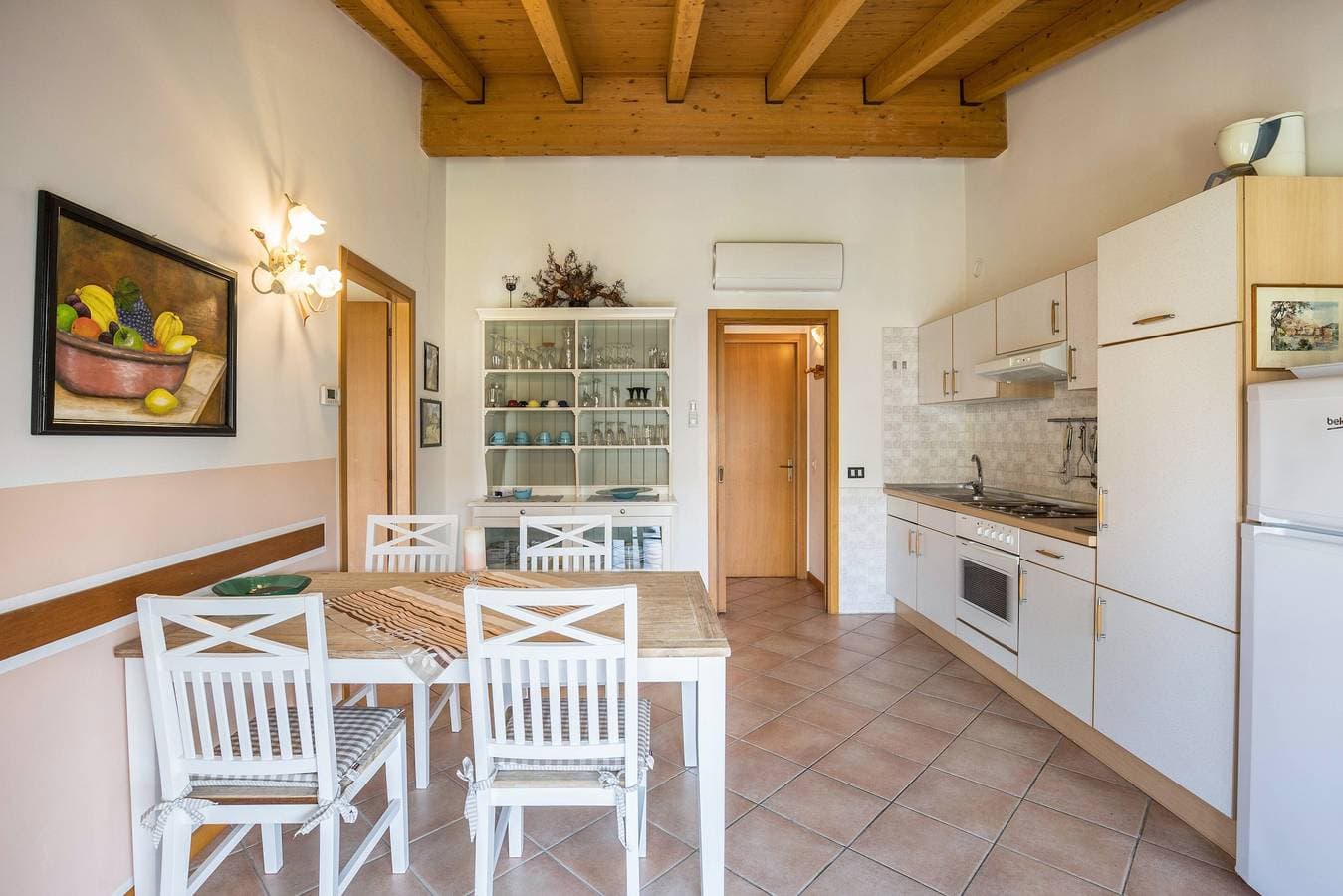 Foto 4 von 30: Apartment 'Lazise Colá' mit Gemeinschaftspool, privater Terrasse und Klimaanlage