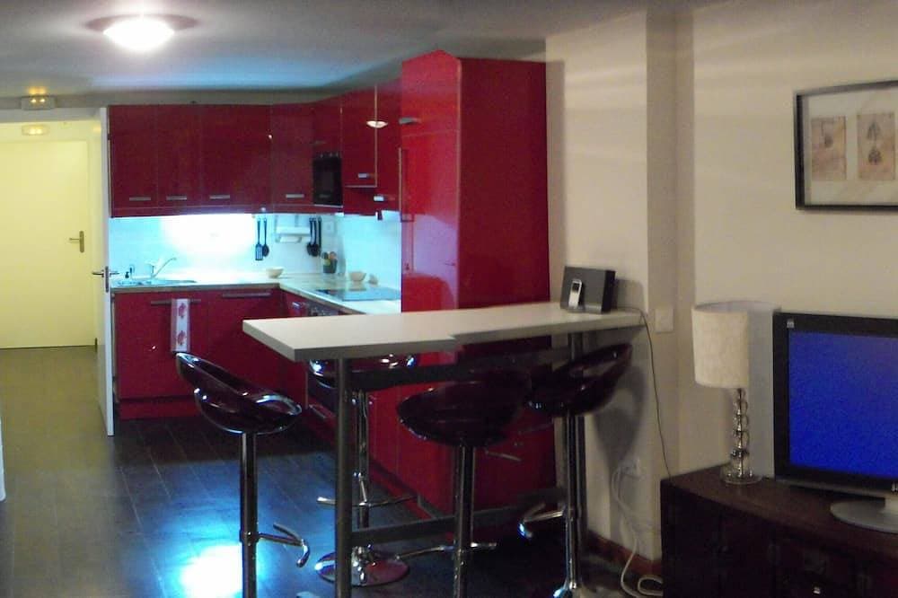 Foto 10 von 12: Komfortable Wohnung 2 Schlafzimmer 2 Badezimmer mit Garage und Pool