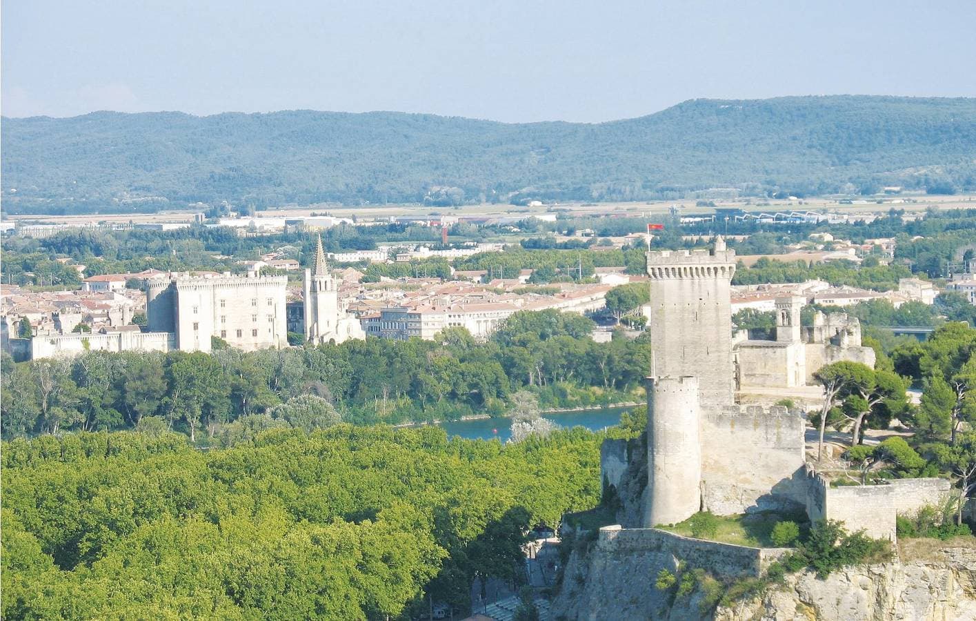 Foto 7 von 30: Beaucaire Wohnung: Parkplatz, Waschmaschine, TV & Internet