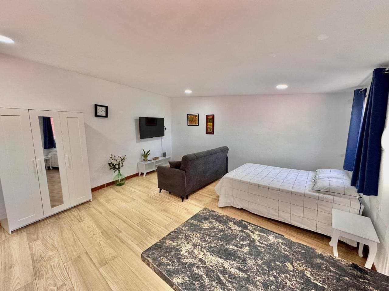 Foto 11 von 23: Studio Apartment with One Double Bed
