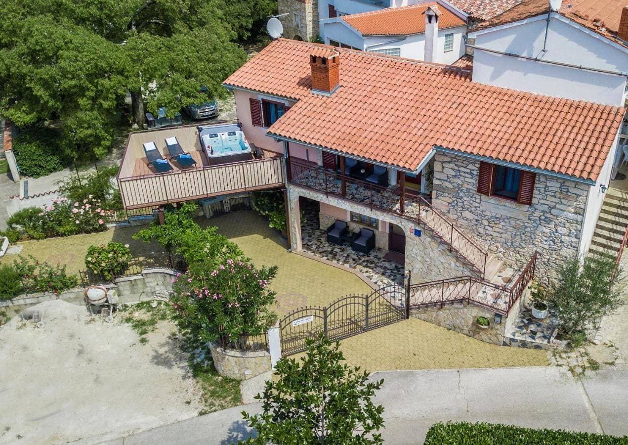 Foto 3 von 72: Villa