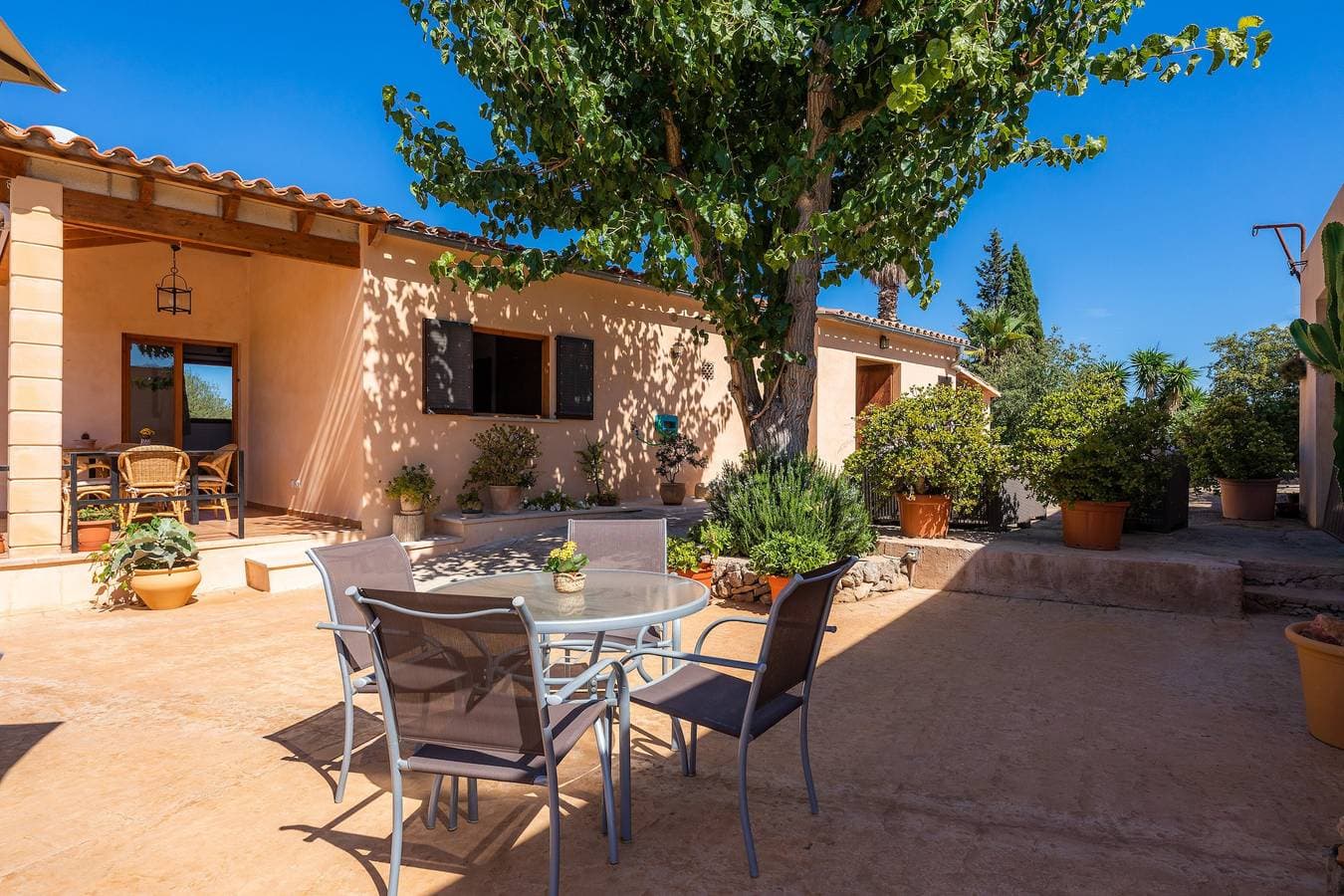 Foto 10 von 36: Antike Finca Es Clonenell mit WLAN, Garten, Terrass und Pool; Parkplätze vorhanden, Haustiere erlaubt