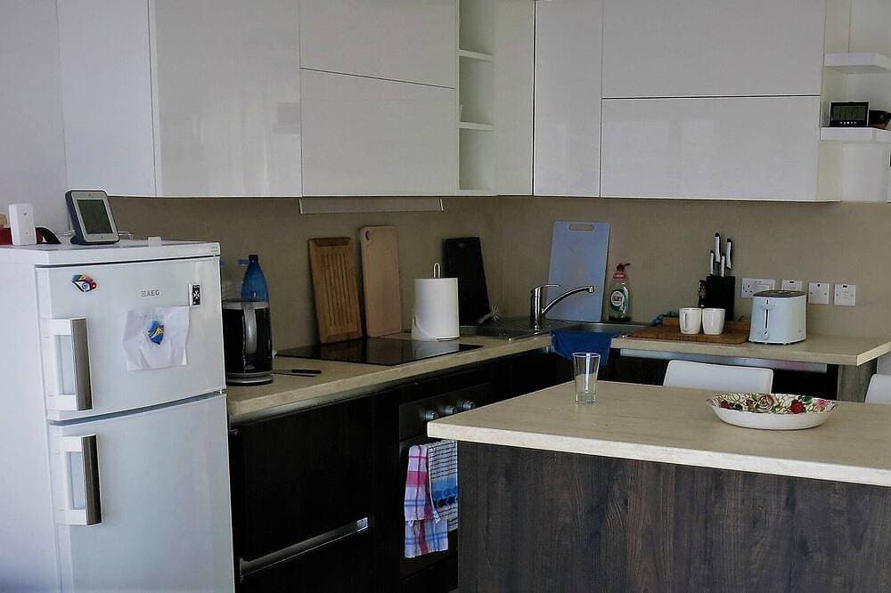 Foto 10 von 30: Modern, well equipped 2 bedroom penthouse, terrace with stunning harbour view.