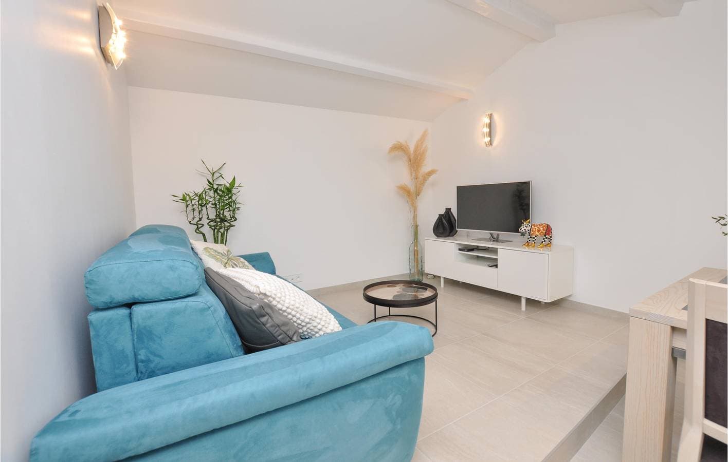 Foto 4 von 15: Gemütliches 108qm Apartment mit AC, Parkplatz und Terrasse