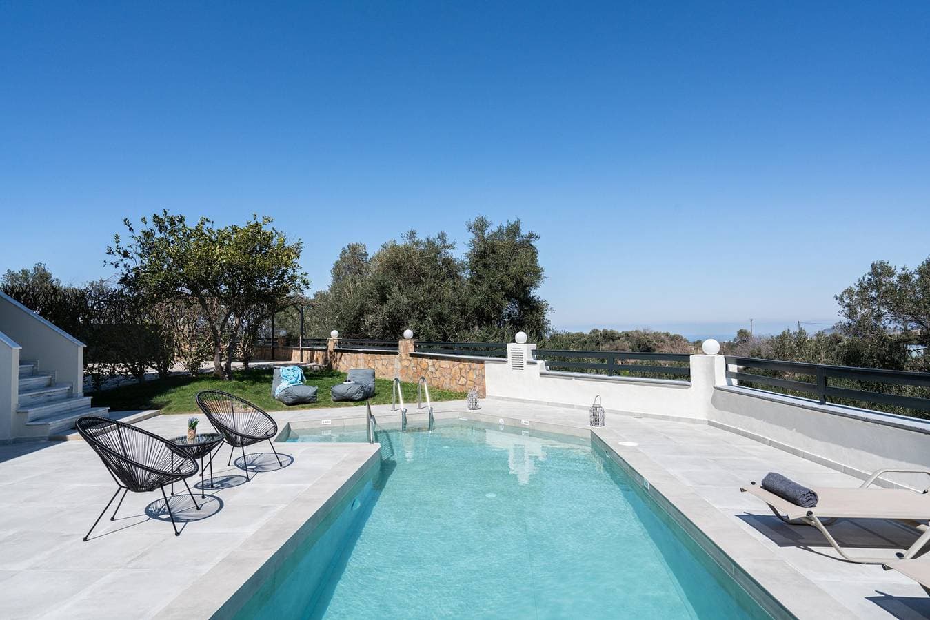 Foto 2 von 33: Villa für 8 Personen mit Balkon