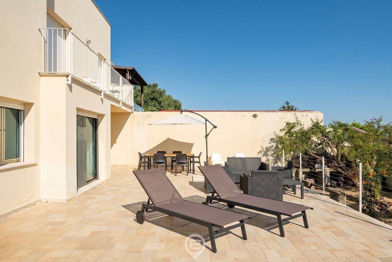 Foto 8 von 55: Villa für 7 Personen mit Garten