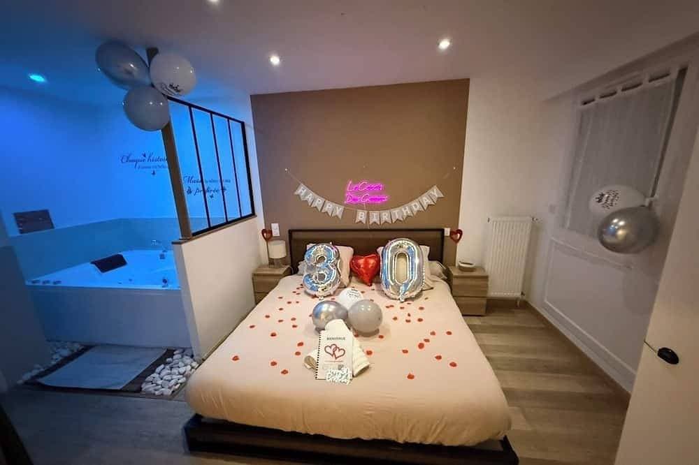 Foto 2 von 11: Suite with Private Jacuzzi Near Paris